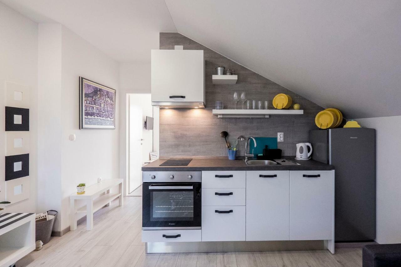 Le Petit Apartment Čilipi Екстериор снимка