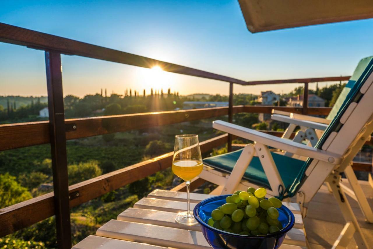 Le Petit Apartment Čilipi Екстериор снимка