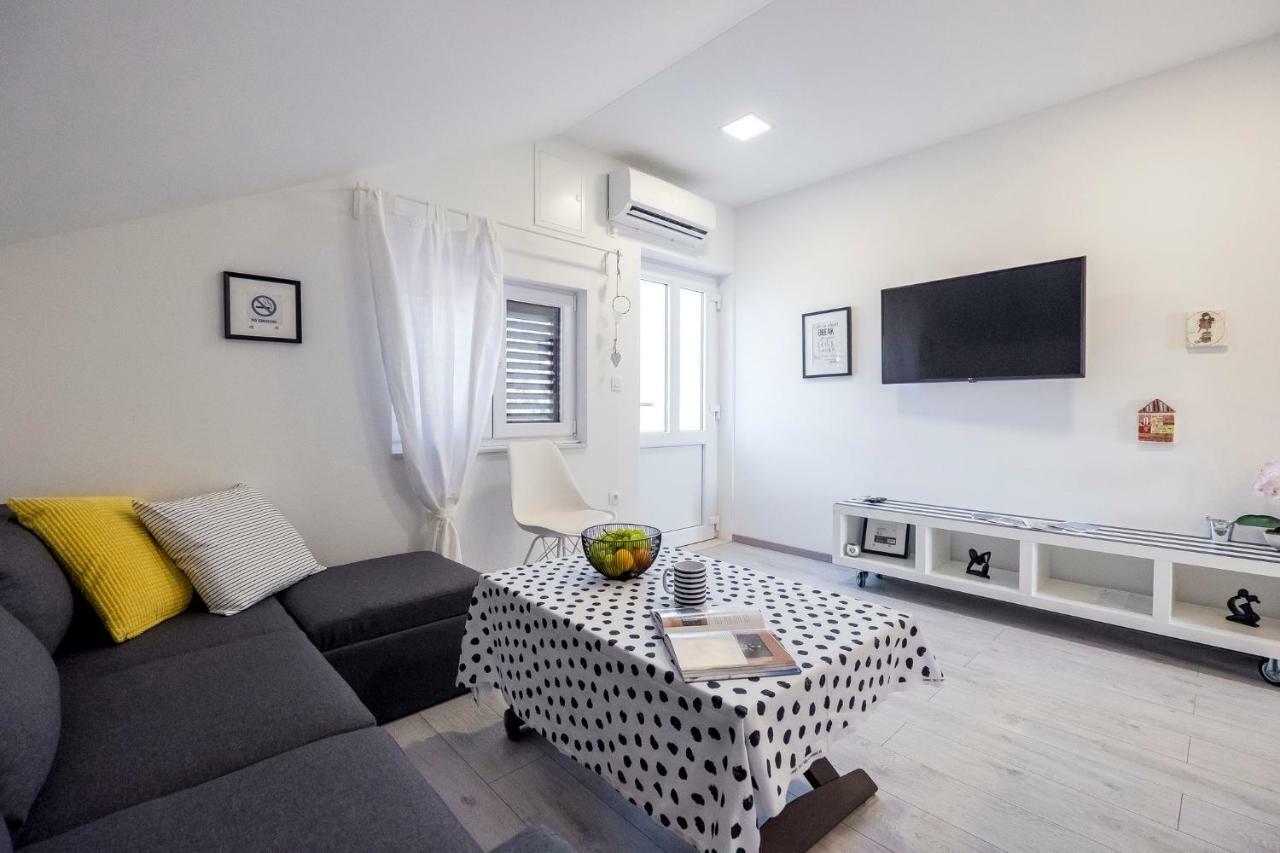Le Petit Apartment Čilipi Екстериор снимка