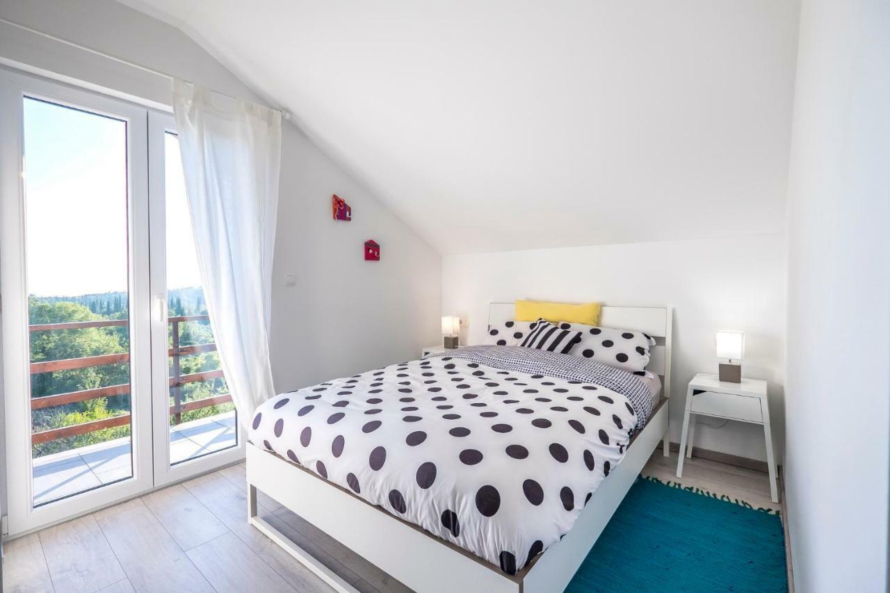 Le Petit Apartment Čilipi Екстериор снимка